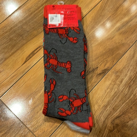 2 pair of NWT friends central perk and lobster socks - Picture 2 of 4